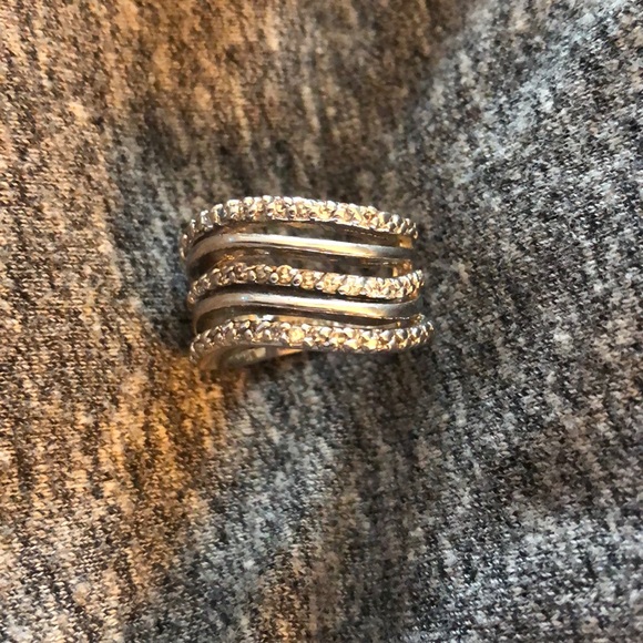 Lia Sophia “Stellar” size 6 rhodium coated and CZ ring - Picture 5 of 5